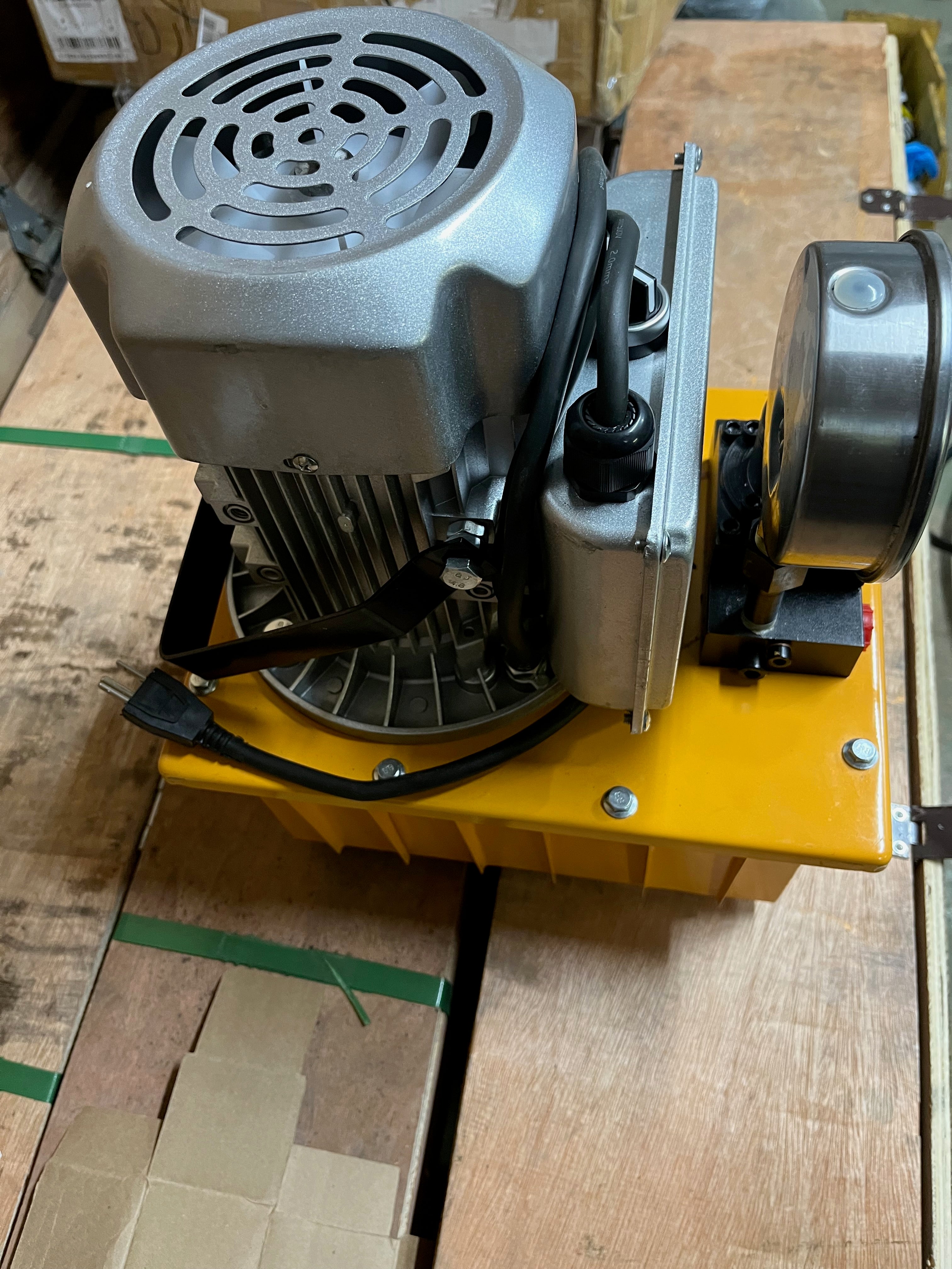 TRACK PIN PRESS AND BUSHING 100TONS  50%OFF  $4850