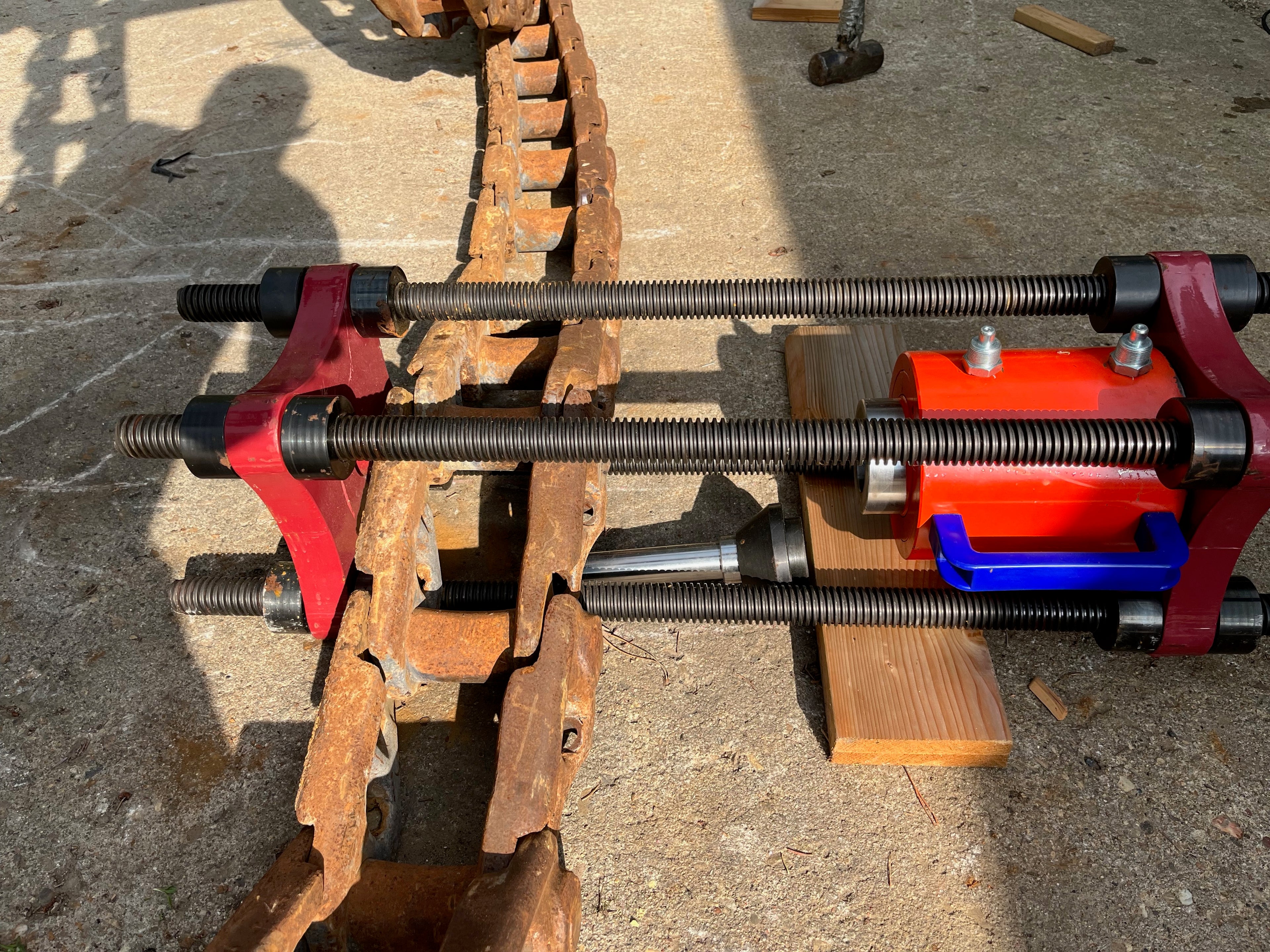 TRACK PIN PRESS AND BUSHING 100TONS  50%OFF  $4850