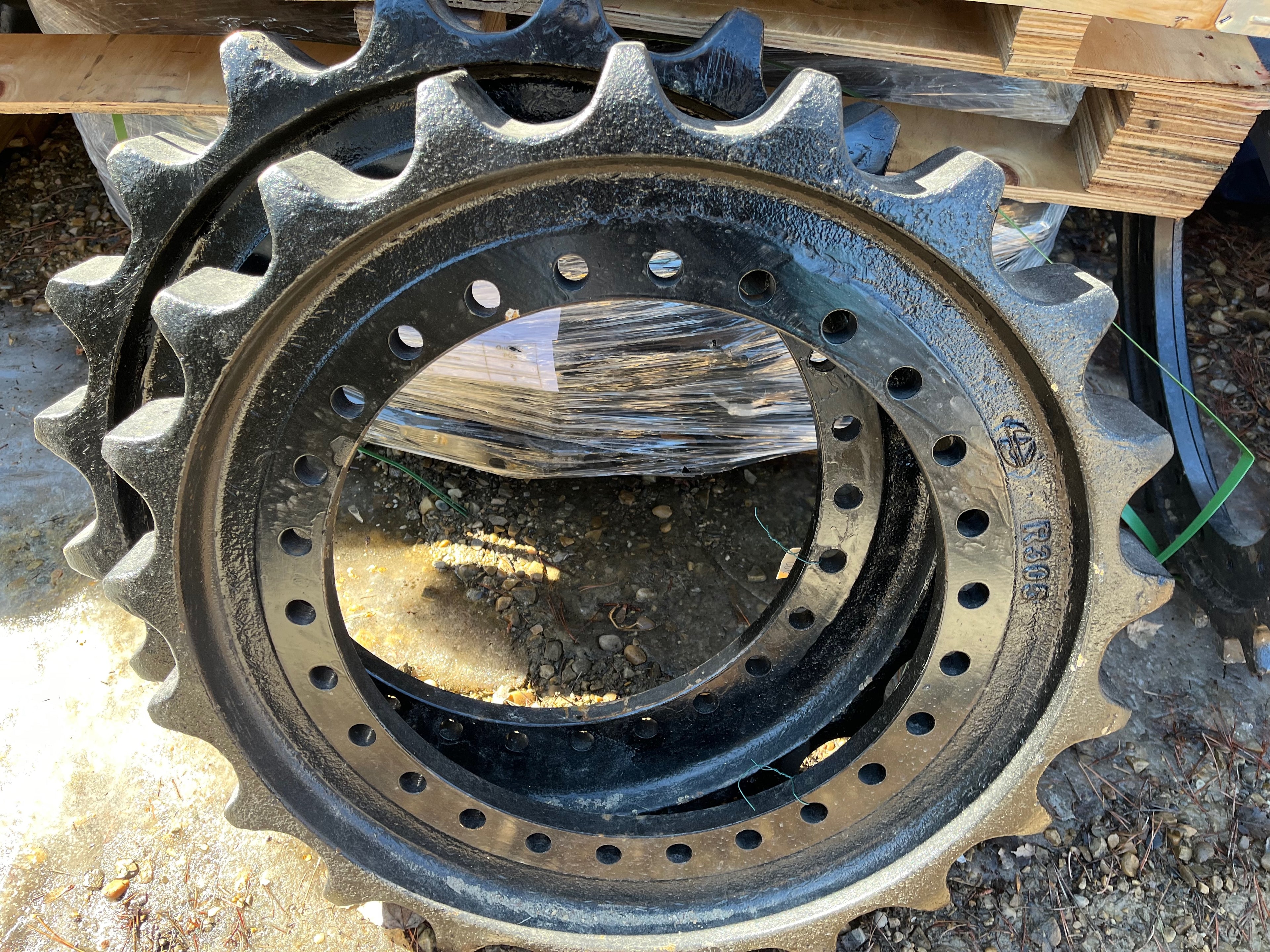 track chain,49links fit on : 350D, 350G, CX290 excavator