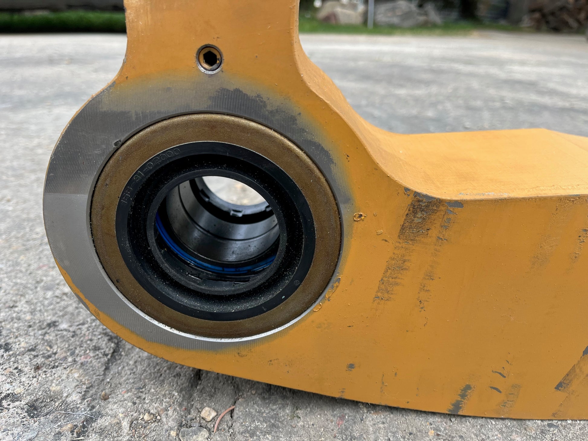 Equalizer  bar for D6T